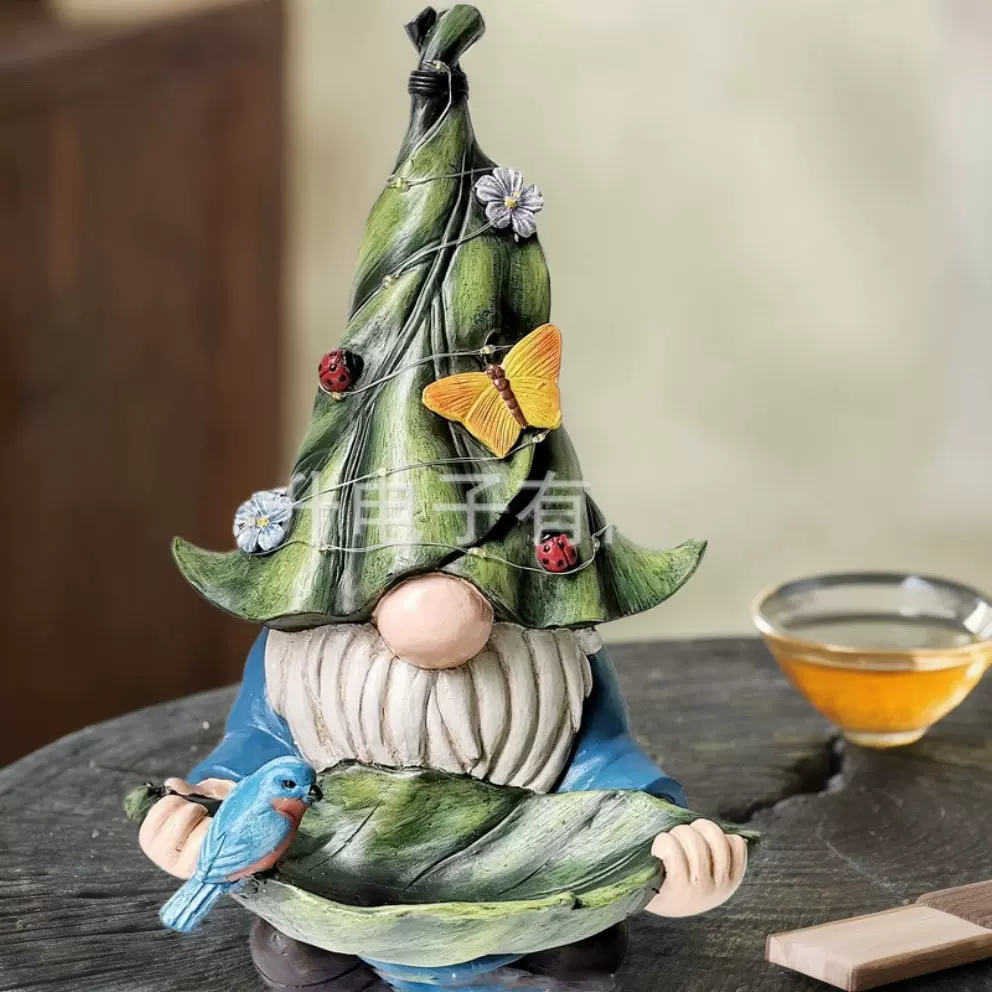 新款树脂喂鸟器摆件户外太阳能灯花园摆饰侏儒跨境亚马逊热销