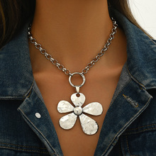 欧美跨境饰品 夸张立体五瓣花朵吊坠项链女简约粗O字锁骨链项饰女