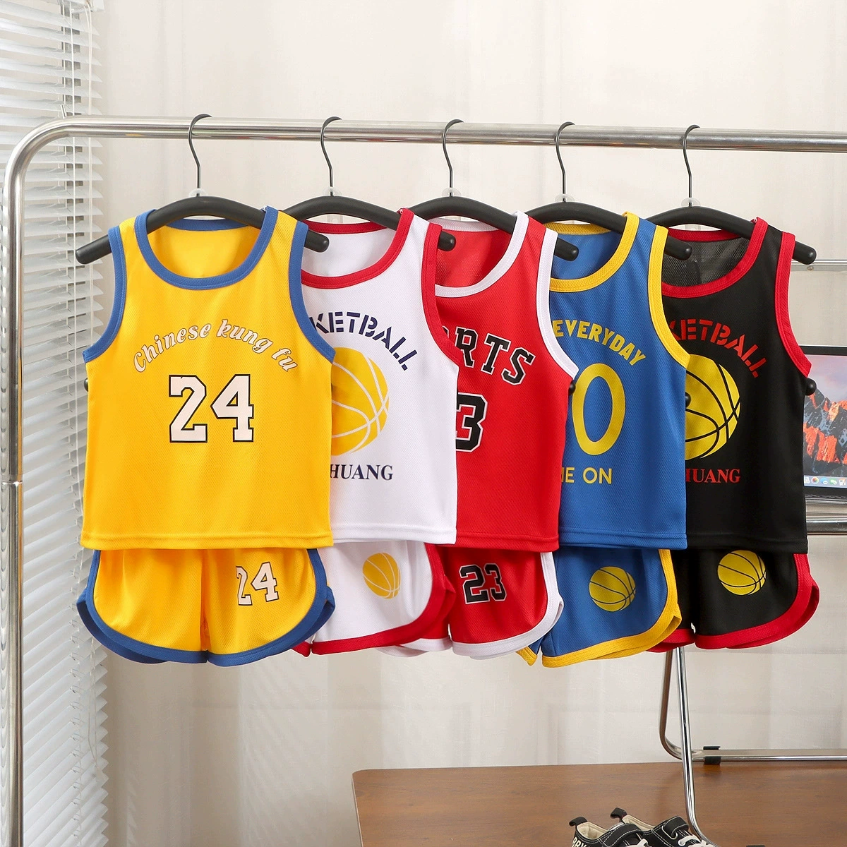 Новый детский спортивный костюм для мальчиков и девочек летняя сетка жилетка шорты быстрый сухой костюм летняя трикотаж набор из двух частей