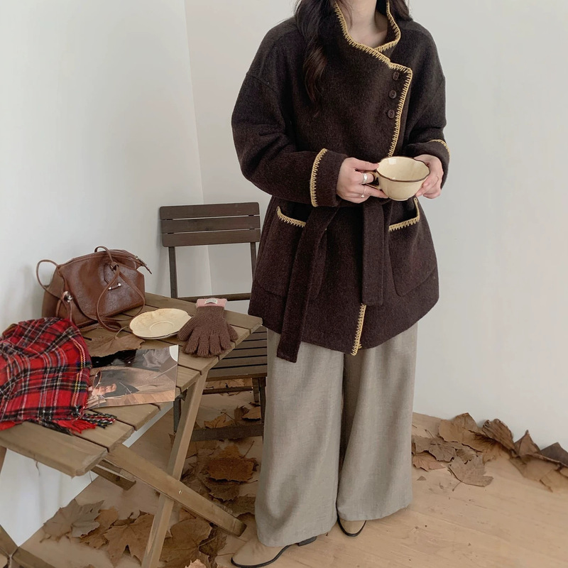 Loose-fitting shell embroidery with hemmed edges, new pocket design, autumn and winter stand-up collar double-sided wool coat for women, vintage style Loose-fitting shell embroidery with hemmed edges, new pocket design, autumn and winter stand-up collar double-sided wool coat for women, vintage style