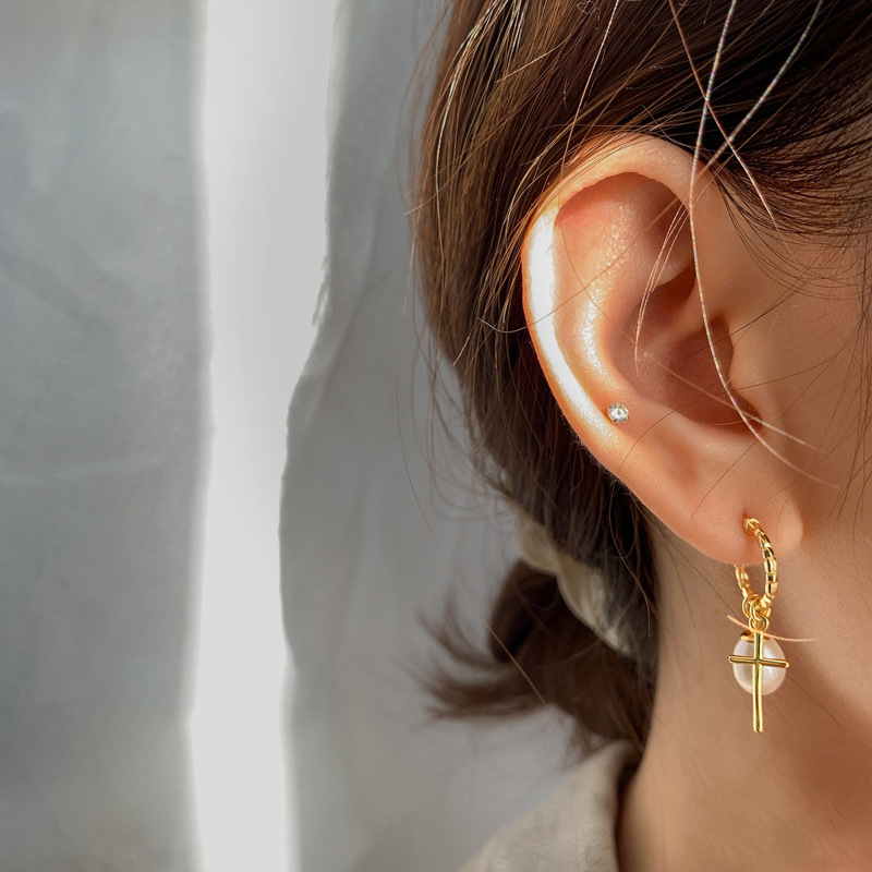 Brand universal elegant short retro earrings pearl