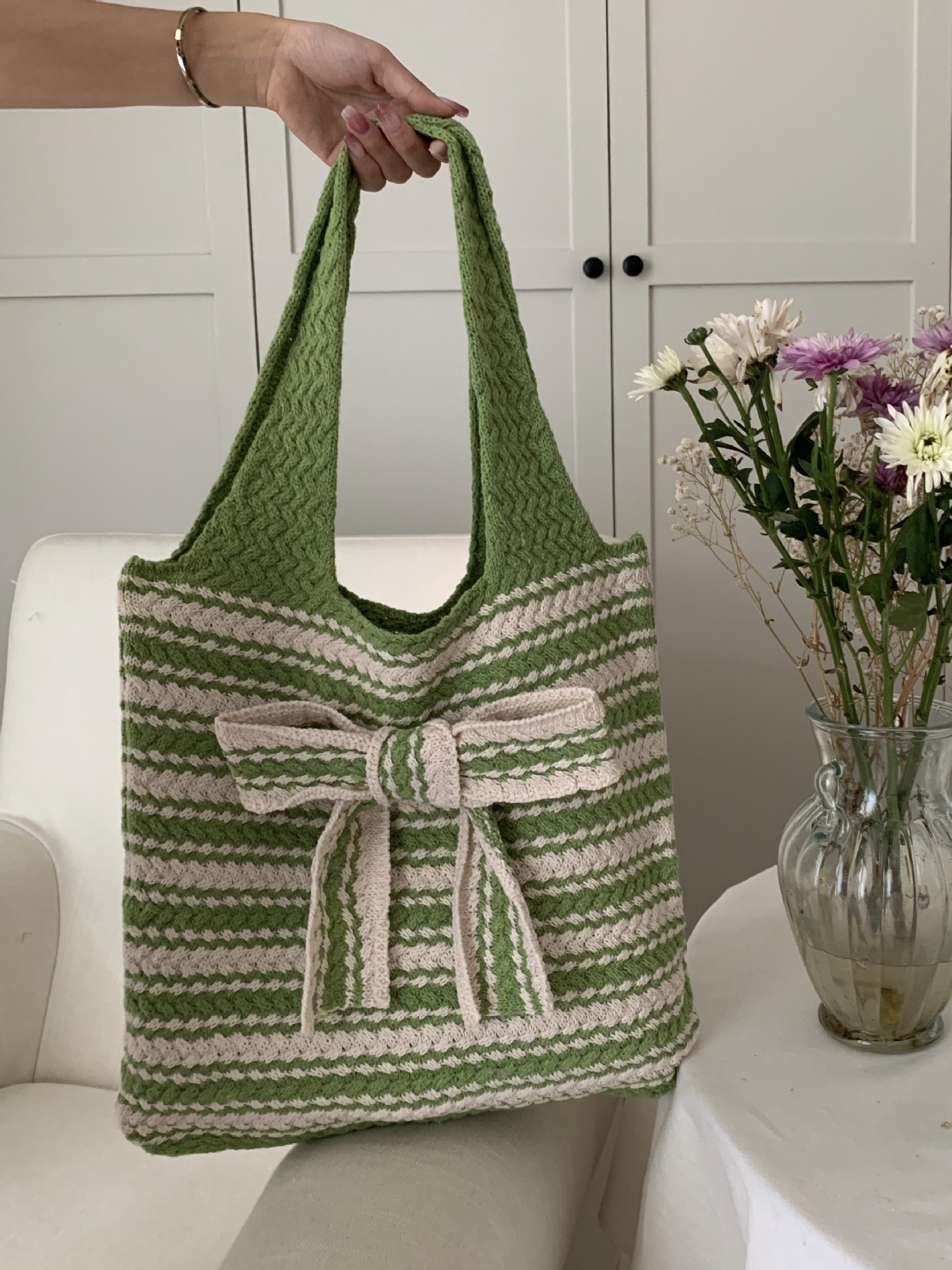378g Weight Polyester Lining Material Weave Fashion Element Open Closure Type Double Shoulder Straps Strap Type Shoulder Bag Bags Type Travel, Daily Occasion Polyester Material Stripe, Bow Knot Pattern All Seasons Season Women's Gender Vintage Style Style Medium Size Women's Medium Polyester Stripe Bow Knot Vintage Style Weave Open Shoulder Bag 15