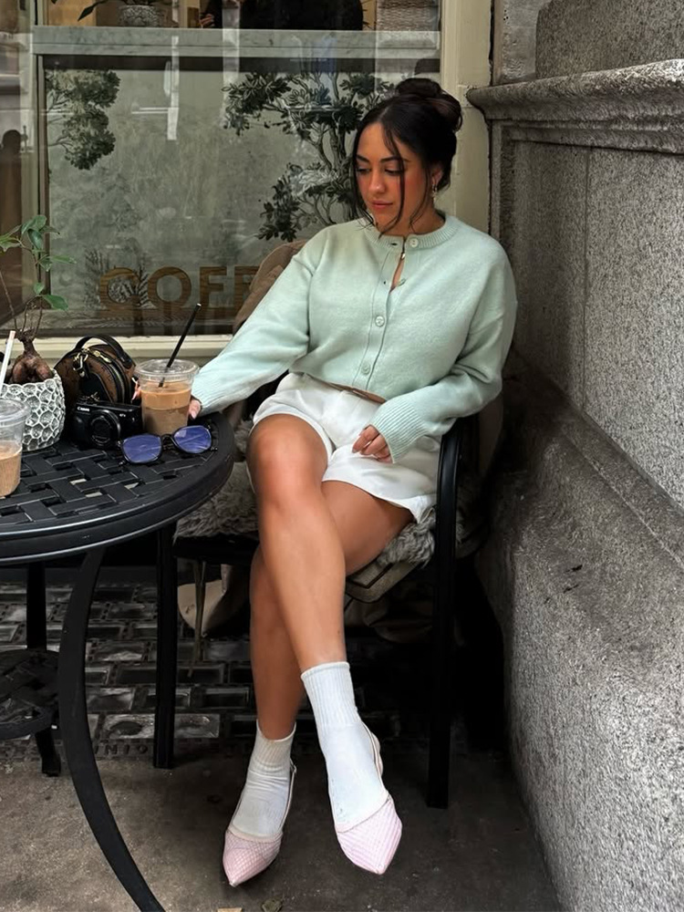 Pequeña moda fresca por favor temperamento color sólido mono hebilla jersey de punto suéter 2025 transfronterizo estilo europeo y americano nuevo otoño y invierno