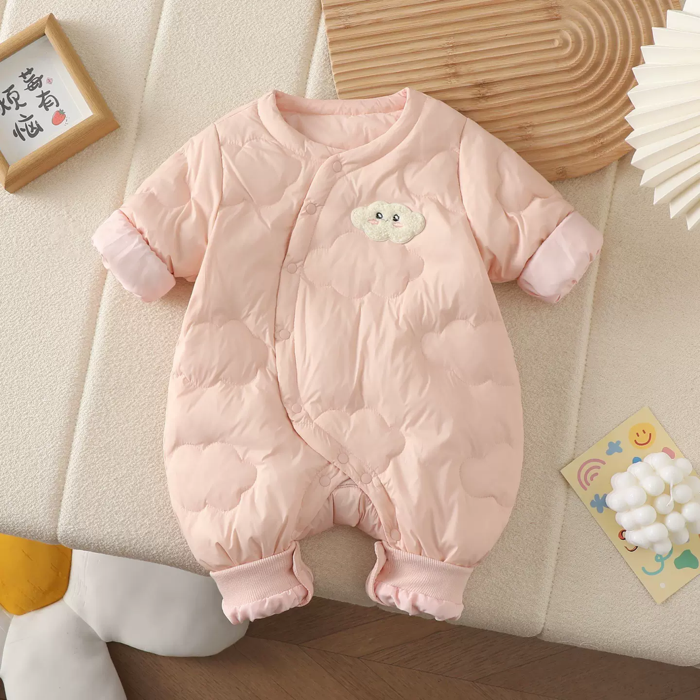 婴儿羽绒连体衣秋冬薄绒衣服宝宝白鸭绒爬服外出哈衣红色年服礼服