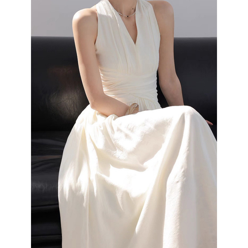 French Off-White V Neck Sleeveless Halterneck Summer Clothes for Women New Holiday Style Dress Waist Slimming Look Long Skirt