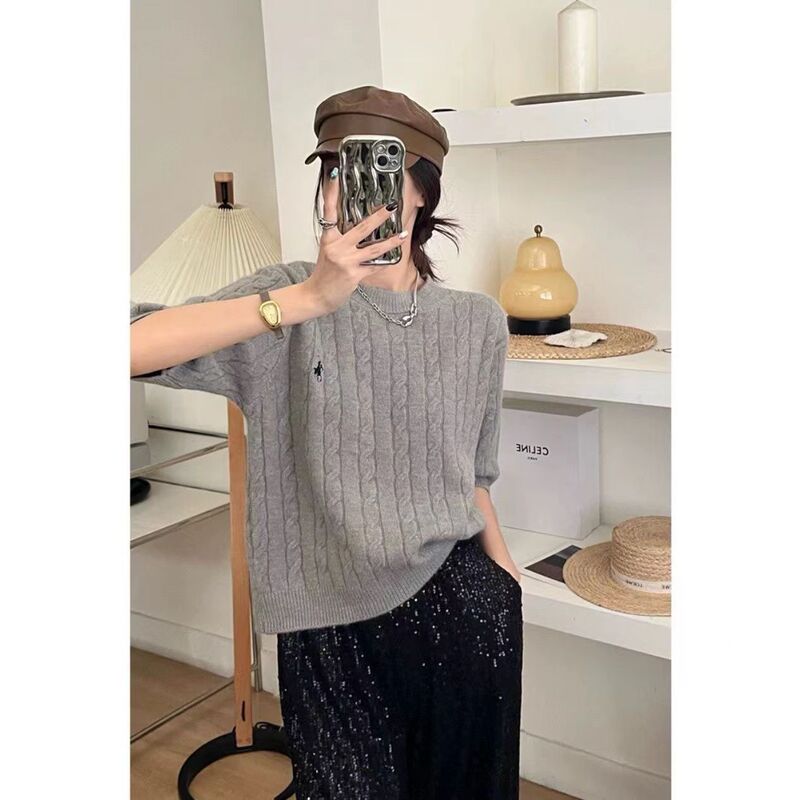 Academy-Style Round-Neck Cable-Knit Short-Sleeve Embroidered T-Shirt for Women, Slim-Fit Waist-Cinching Base Shirt for Early Autumn Academy-Style Round-Neck Cable-Knit Short-Sleeve Embroidered T-Shirt for Women, Slim-Fit Waist-Cinching Base Shirt for Early Autumn