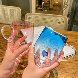 厂家现货立体心形透明玻璃杯渐变色单层玻璃杯带把果汁牛奶杯