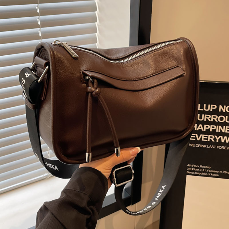 Versatile Crossbody for Women's New Solid Color Fashion Casual Boston 2024 Advanced Texture Shoulder Bag_voghion.com