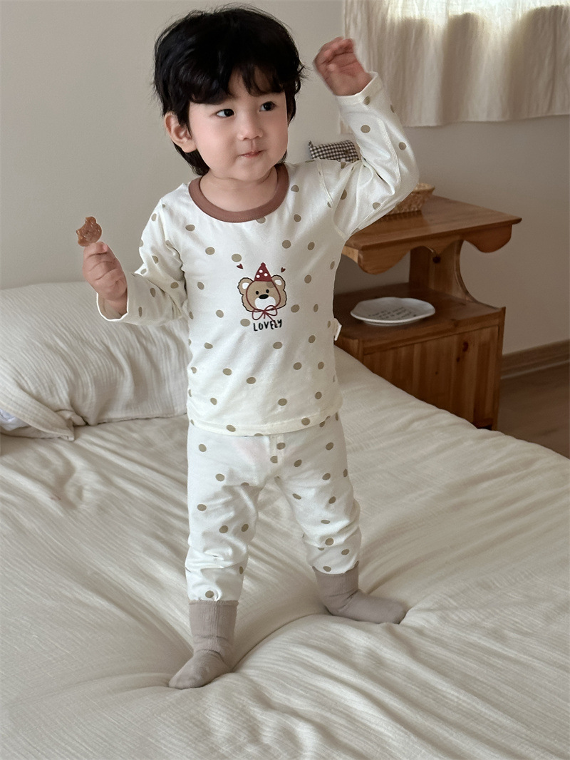 Pijamas de bebé otoño de dos piezas set 2024 nuevo producto de otoño ropa infantil coreana niño oso set hogar ropa de otoño
