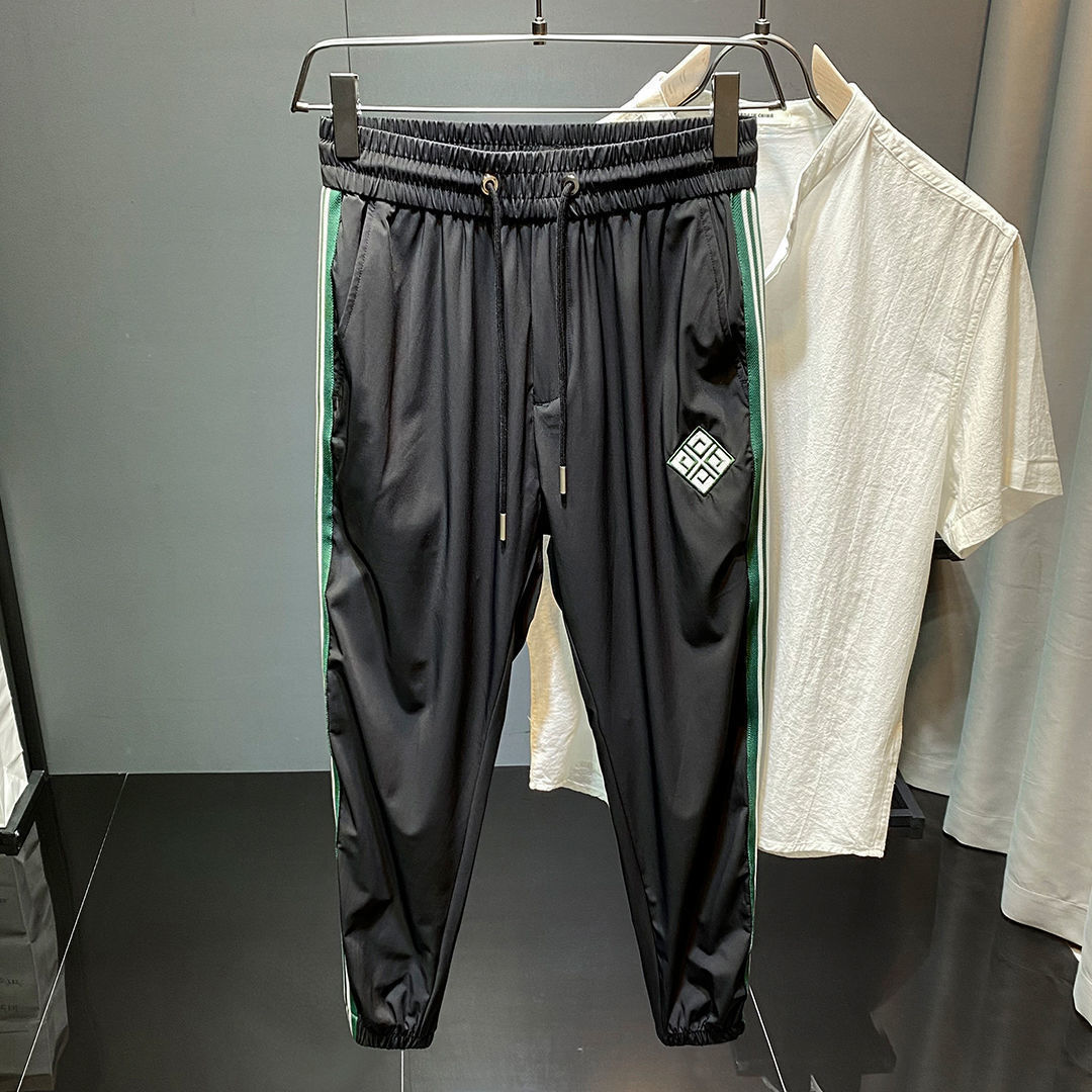 Trendige gestreifte Eisseiden-Freizeithose für Herren im Sommer, lockere und vielseitige Sport-Kurzhose mit Kapuze_voghion.com