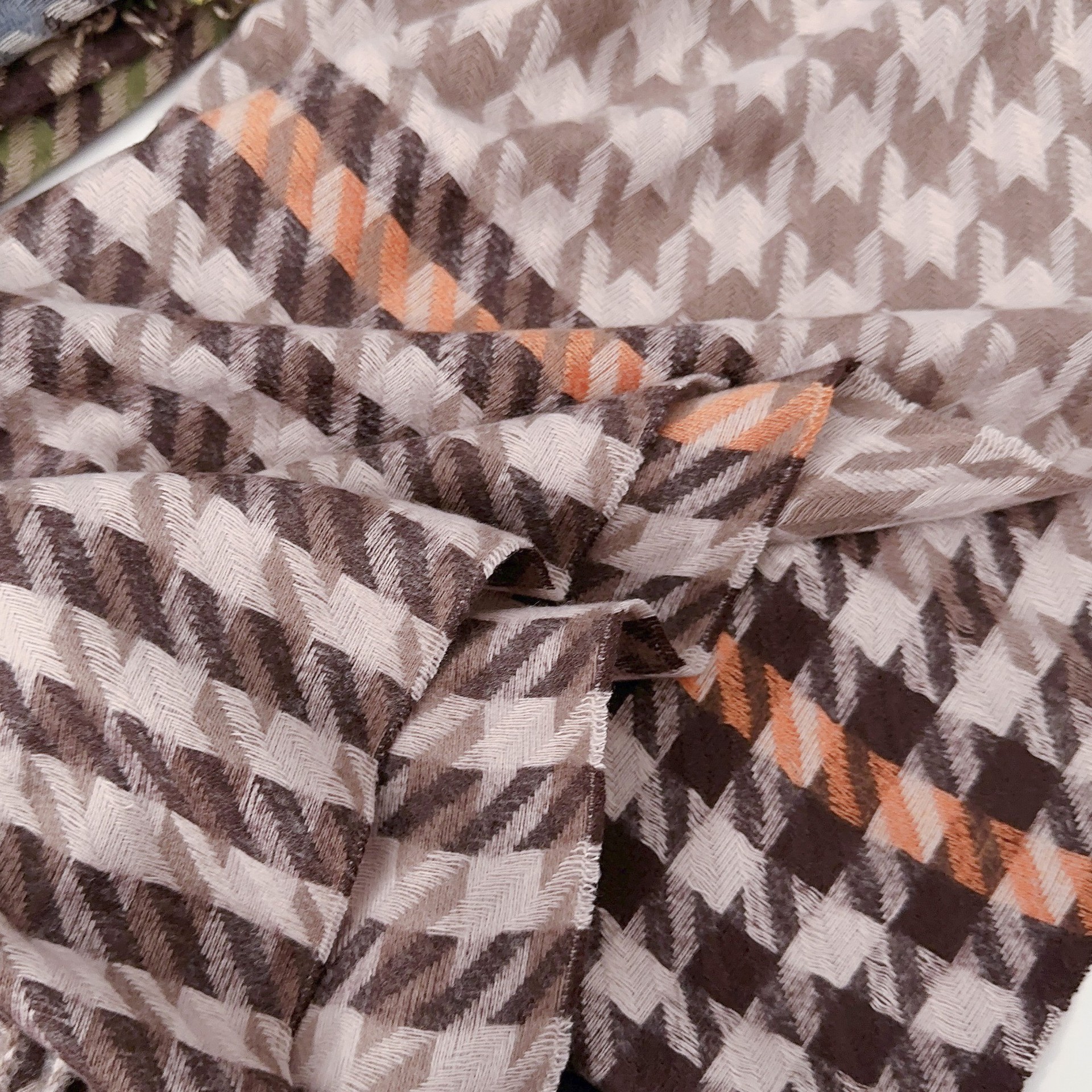 Colores contrastantes bufandas de cuadrillas de pájaros mujeres otoño y invierno imitación de cashmere coreana versátil estudiantes gruesos collar calentamiento velo sopa image 4