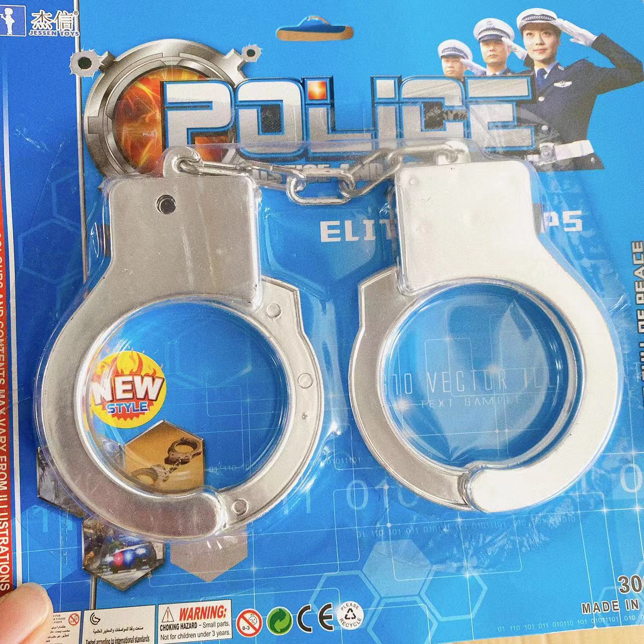 2 yuanes tienda de juguete de plástico esposas de simulación apoyos juego de rol Casa de plata modelo puesto al por mayor