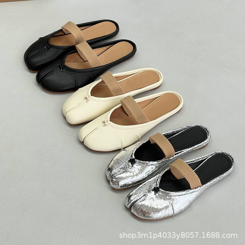 Guangdong-Made Quality Goods! Mm6 Genuine Leather Pleated Split-Toe Ballet Mules with Pig Snout Closed-Toe Half Slippers for Women