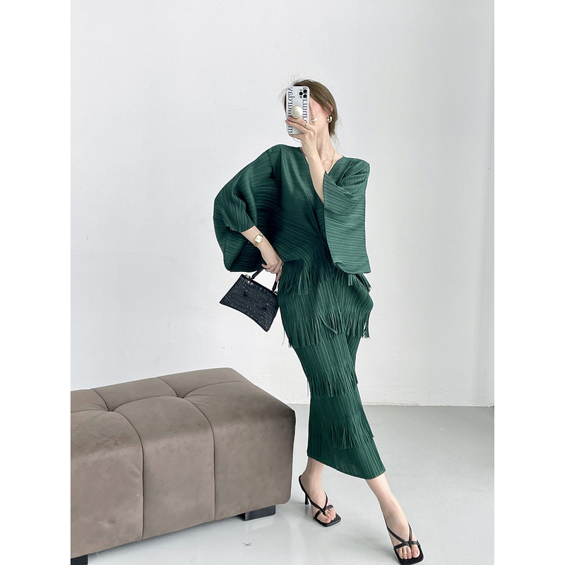 Miyake 2026 Spring and Autumn Designer Style French Fringed Pleated Dress Elegant and Graceful Long Dress for Women Loose Fit