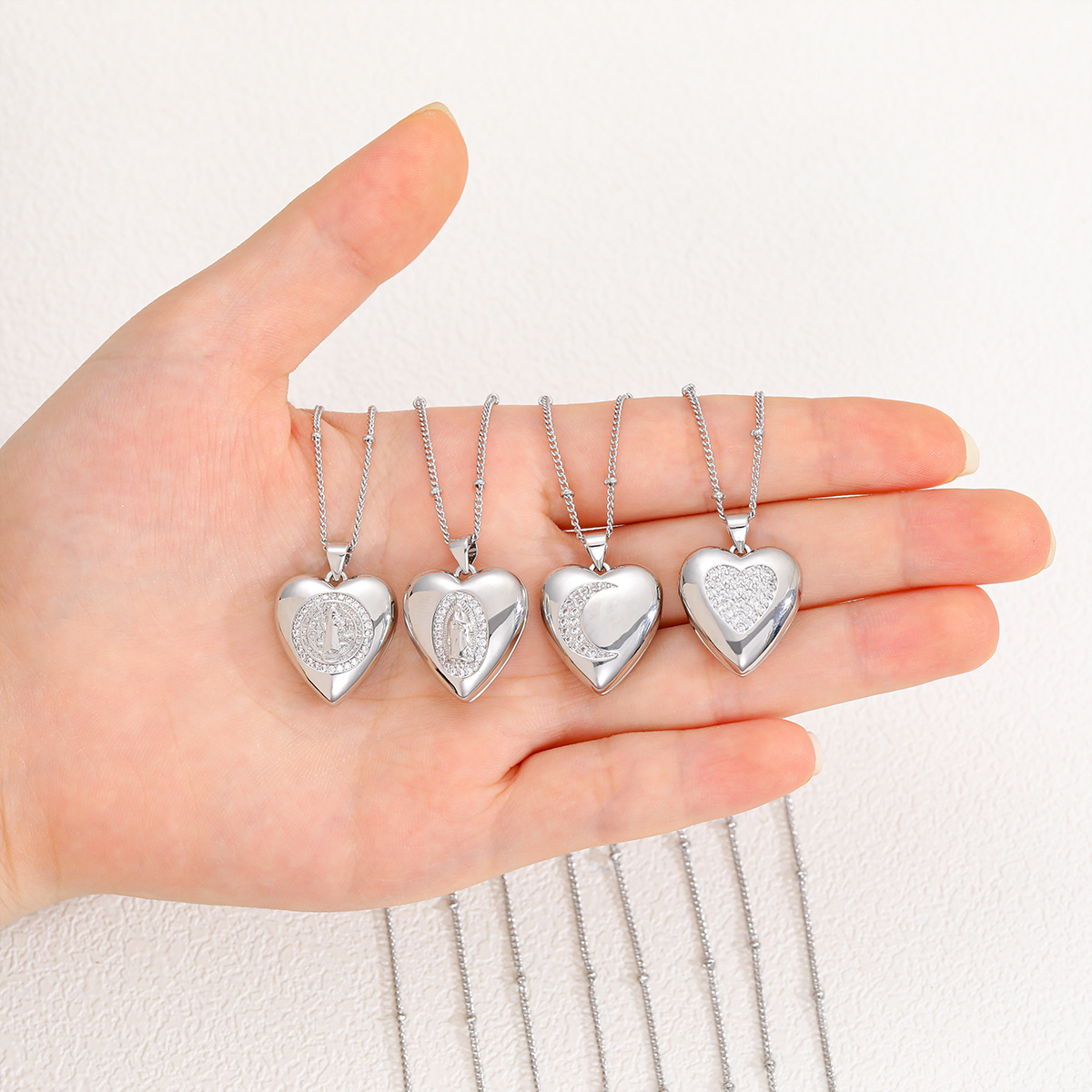 Colgante de circonio con incrustaciones en forma de corazón de Nuestra Señora de nicho europeo y americano, plateado, retro creativo collar de luna, joyería femenina al por mayor