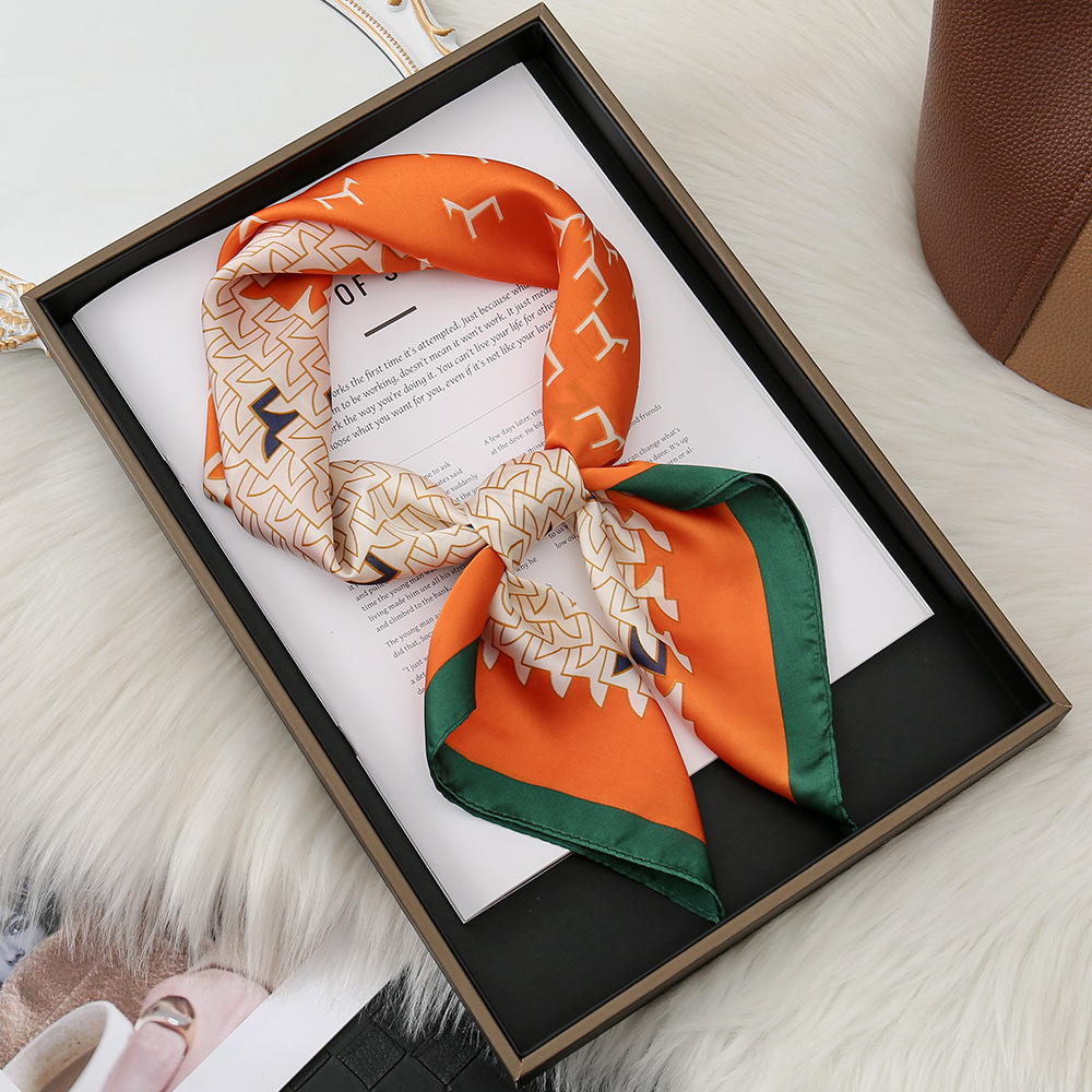 Pony marrón, naranja y beige