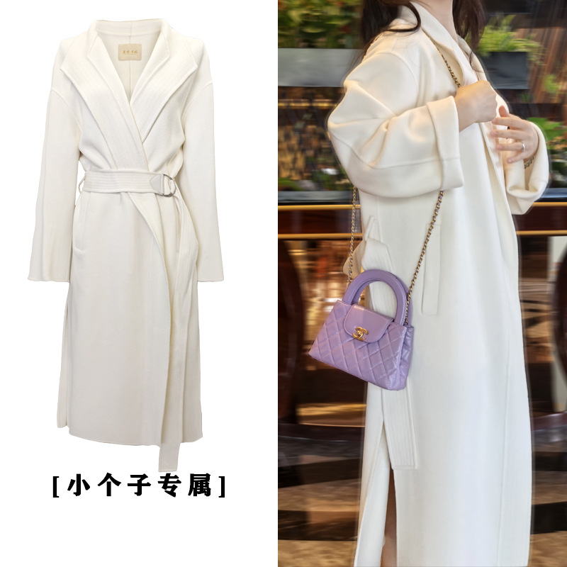 Luxury-level white Hepburn-style double-faced cashmere coat for women, mid-length, sophisticated and artistic woolen overcoat.
