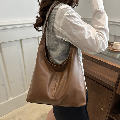 2025 New Women's Bag Large Capacity PU Commute Retro High Aesthetic Single Strap Crossbody Bag Cross-border Tote Bag
