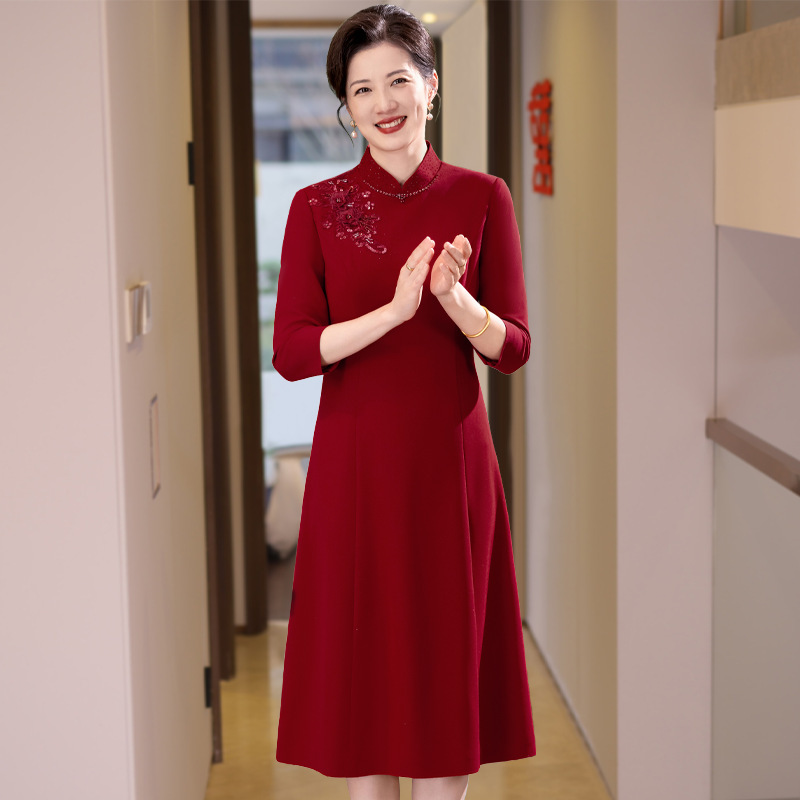 Elegant and Dignified Mother's Wedding Banquet Outfit 2025 Spring Collection for Young Mother-In-Law, Mid-Length Wedding Toast Dress Elegant and Dignified Mother's Wedding Banquet Outfit 2025 Spring Collection for Young Mother-In-Law, Mid-Length Wedding Toast Dress