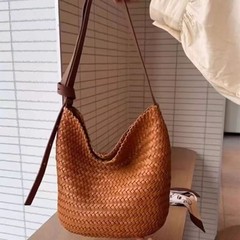 手編みトートバッグレディース2025新作ファッション高級感大容量通勤ワンショルダー斜め掛けバケツバッグ