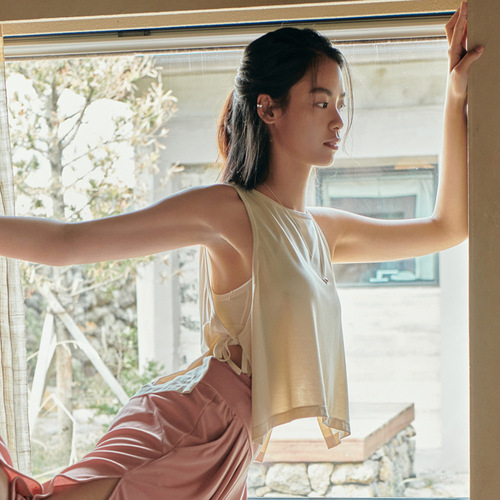 Yoga cover-up lace-up vest, sleeveless quick-drying sports top, light and loose sleeveless yoga wear, fitness wear