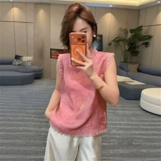 时尚木耳花边暗纹无袖衬衫女2026夏季新款超好看薄款透气背心上衣
