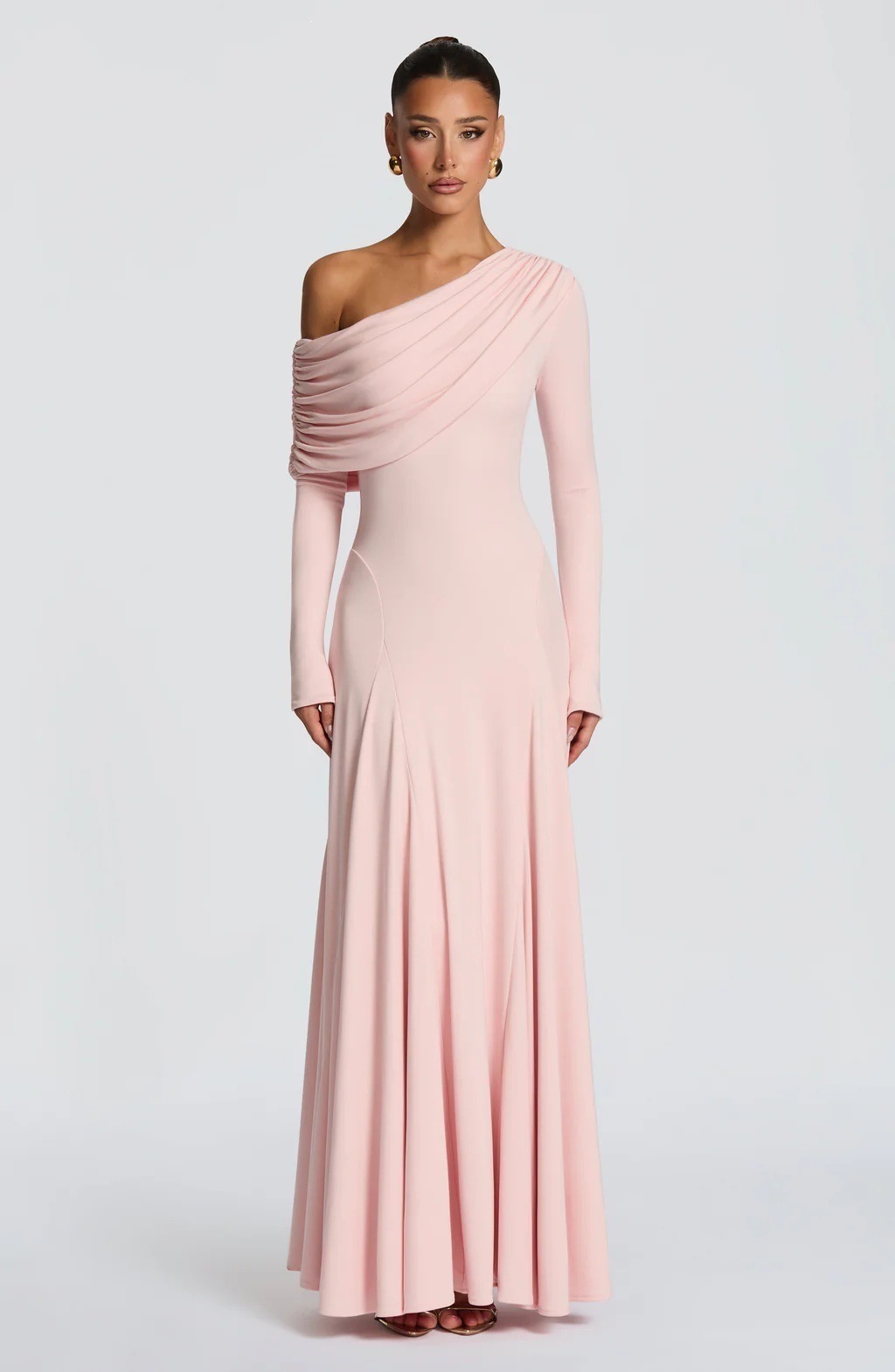 2026 mujeres europeas y estadounidenses transfronterizas hombros inclinados mangas largas cuello swing vestido plegado vestido de cintura sólida vestido delgado al por mayor image 7