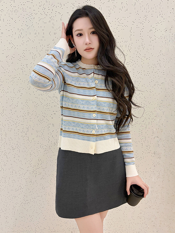 Woolen knitted cardigan