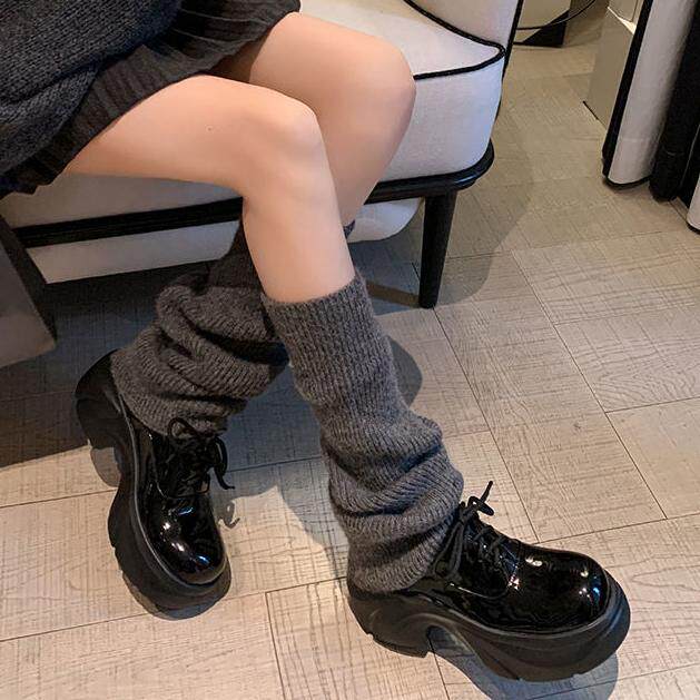 Giày lười nữ đế xuồng Yichuan tăng chiều cao 9 cm, phong cách platform mũi to — đen (da sáng chế), Màu đen (da bò mờ)