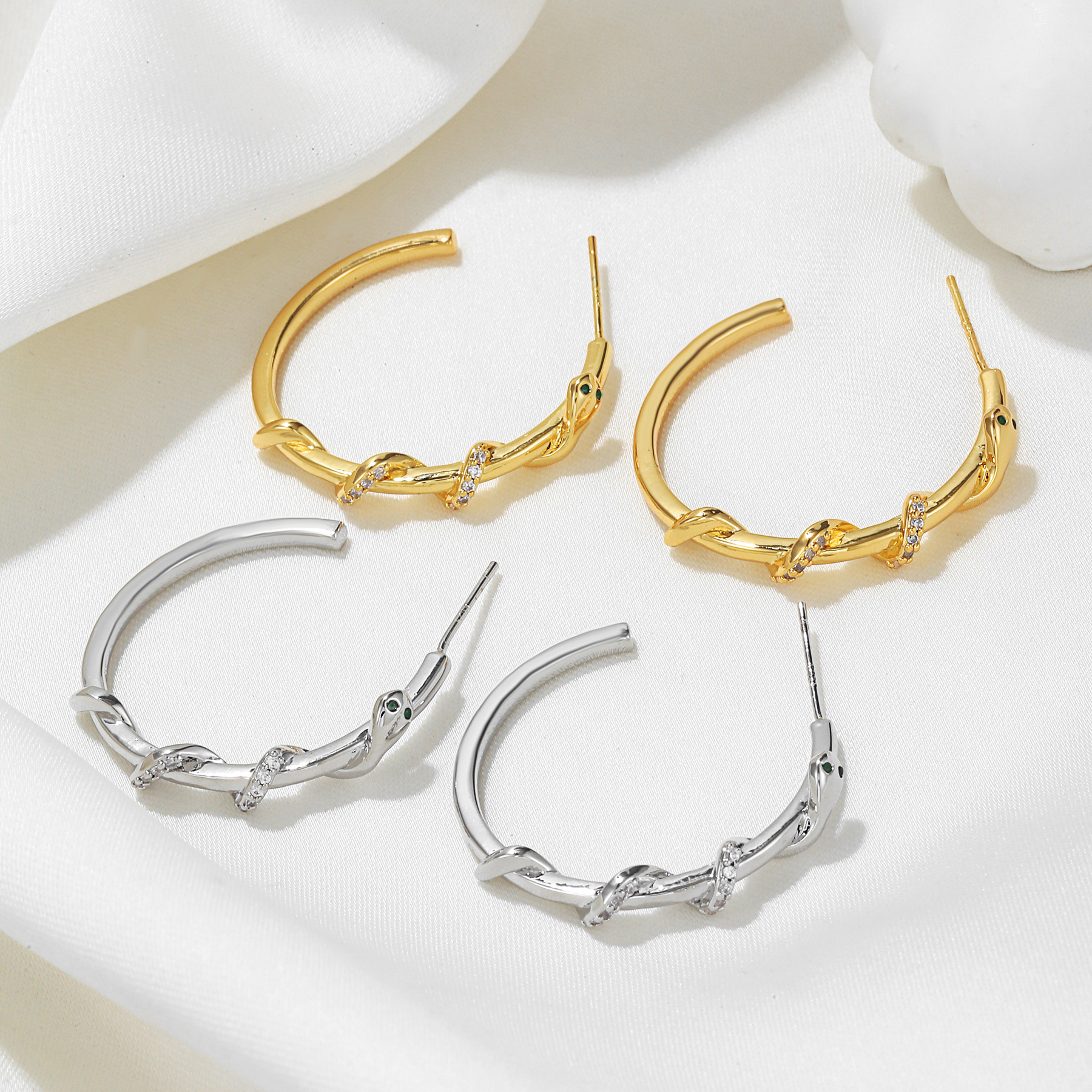 Fashion Round Copper Plating Zircon Earrings 1 Pair