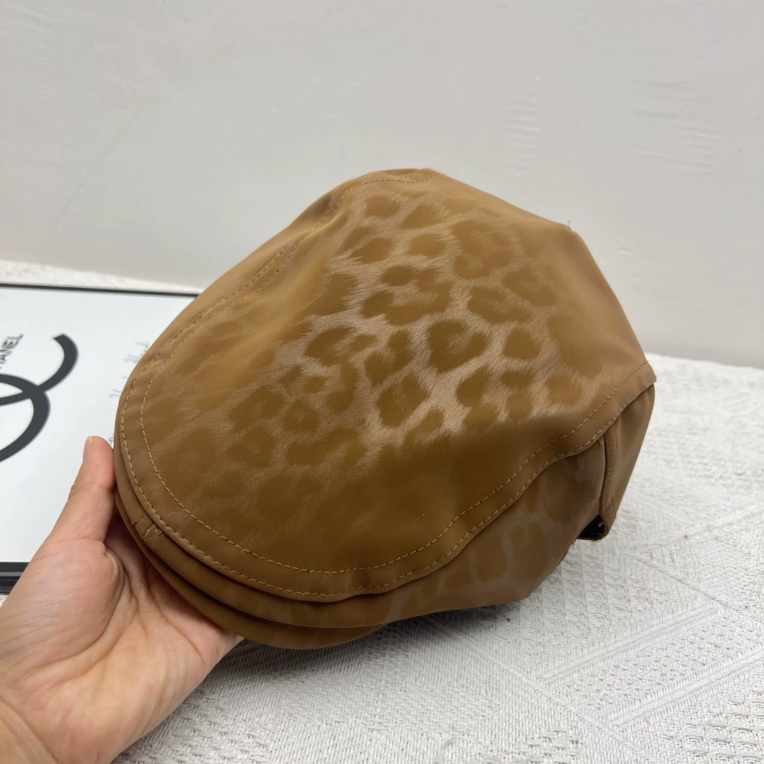 Autumn and winter retro leopard print forward hat Korean style casual all-match show face niche personality beret street fashion trendy hat