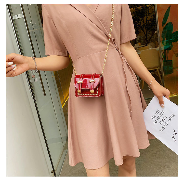 Women's Mini Pu Leather Solid Color Classic Style Magnetic Buckle Crossbody Bag display picture 7