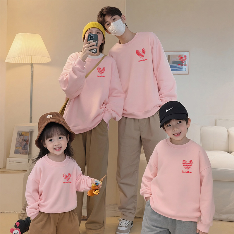 高级感简约亲子装秋装小爱心一家三口四口全家装韩版童卫衣母女装