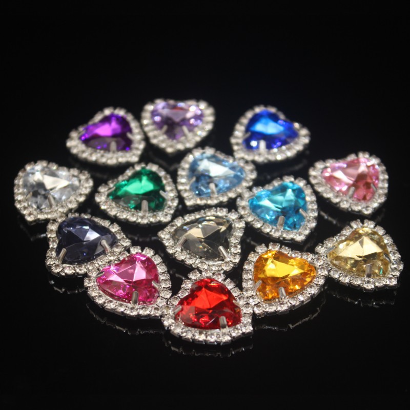 40g Weight Crystal buckle Jewelry Making Type 18 * 20mm Jewelry Making Size Rhinestones Inlay Material DIY Jewelry Accessories Classification 10 PCS/Package Quantity Metal Material Heart Shape Pattern Polished Finish Plating, Inlay Design IG Style, Shiny Style 10 PCS/Package 18 * 20mm Metal Rhinestones Heart Shape Polished Crystal Buckle 1
