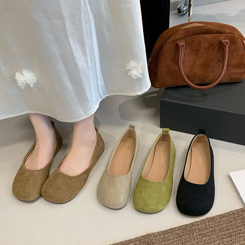 2026 new black round-toe grandma shoes for women, suede, shallow mouth, soft sole, comfortable, casual, simple, flat shoes for women