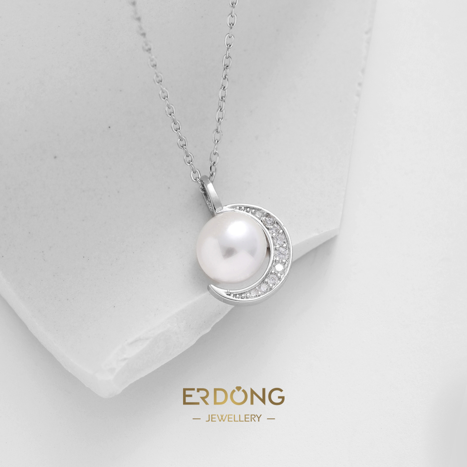 새로운 하이 엔드 진주 문 다이아몬드 펜던트 S 목걸이 여성 패션 액세서리 틈새 디자인 절묘한