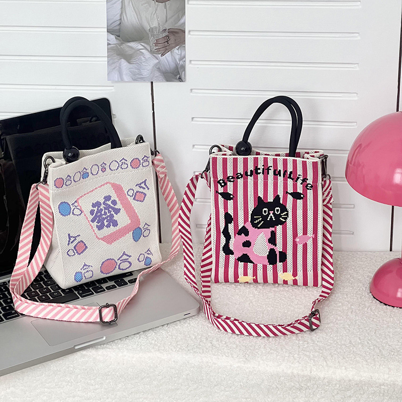 Bolso de hombro de mujer versátil 2025 nuevo estilo de lujo ligero estilo de moda de punto de mano bolso de hombro de hombro de hombro