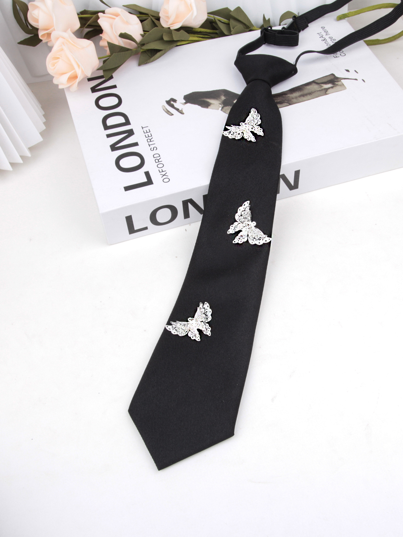 クロスボーダーの軽い豪華な黒いドリルのネクタイは怠け者のネクタイを調節できます。