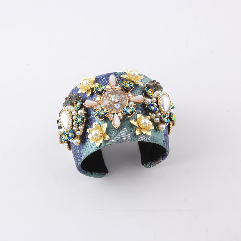 Baroque Style Flower Metal Inlay Artificial Diamond Pearl Womenu0027S Bangle 1 Piece