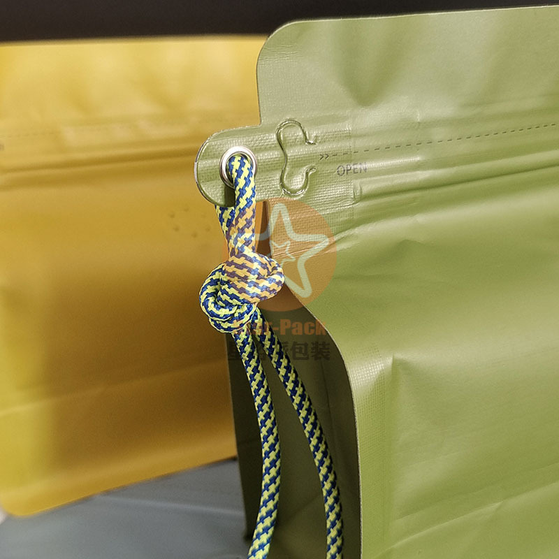 厂家推荐创意新款爆卖便携式系绳子设计半磅加厚牛皮纸咖啡铝箔袋