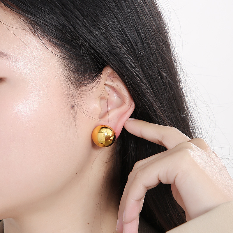 Fashion Geometric Stainless Steel 18K Gold Plated Ear Studs display picture 1