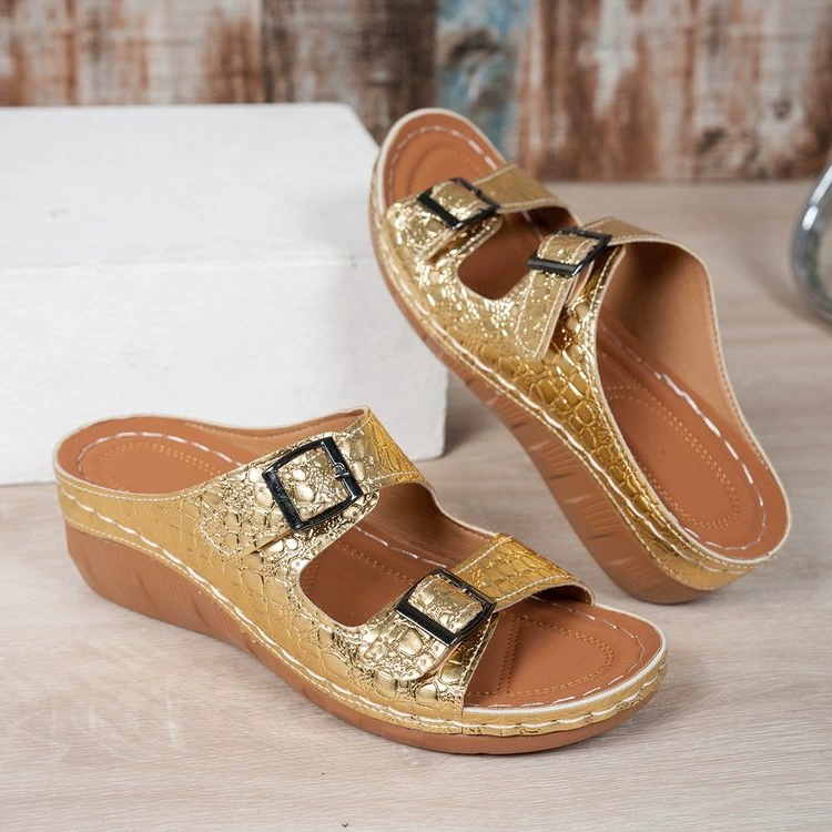 Модные женские тапочки на толстой подошве 2025, летние новые пляжные сандалии на танкетке, трансграничные пляжные сандалии большого размера, легкие тапочки