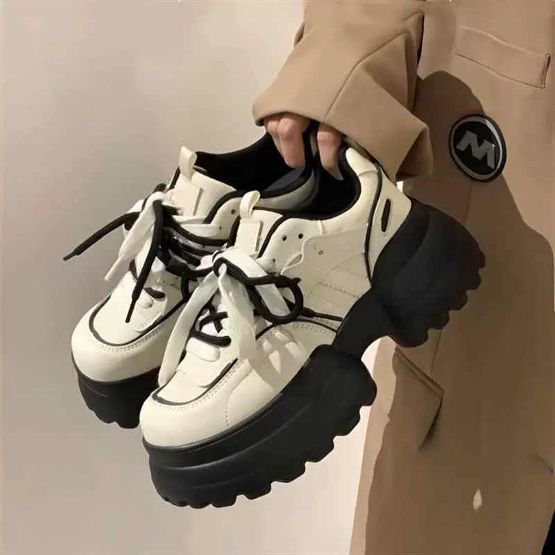 Туфли Torre на толстой подошве, Женская Новая универсальная обувь 2023 года, нишевая оригинальная увеличивающая рост Студенческая спортивная Белая обувь, модная женская