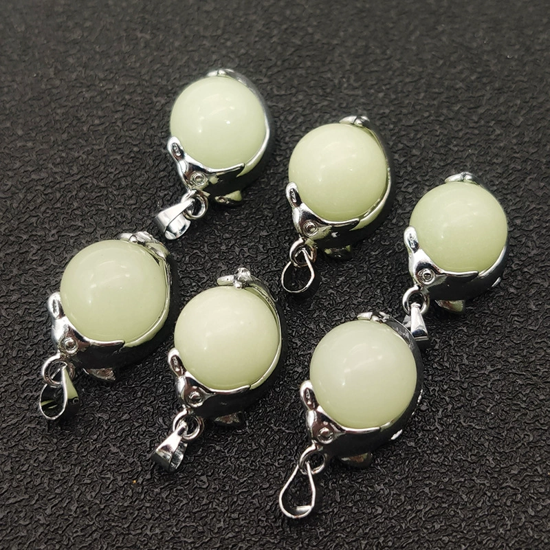 Pendant luminous dolphin beads, copper‑plated setting, 12 mm phosphorescent bead, lightweight