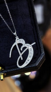 18K Gold Fine Jewelry Shiny Full Diamond Oversized Letter Diamond Pendant Jewelry Tiktok Wholesale Generation