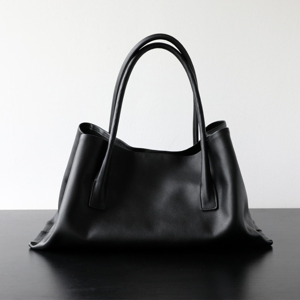 가벼운 럭셔리 틈새 탑 레이어 Cowhide 토트 백 대용량 단일 어깨 언더암 가방 일반 가방 여성용 대형 Yuanbao 핸드백