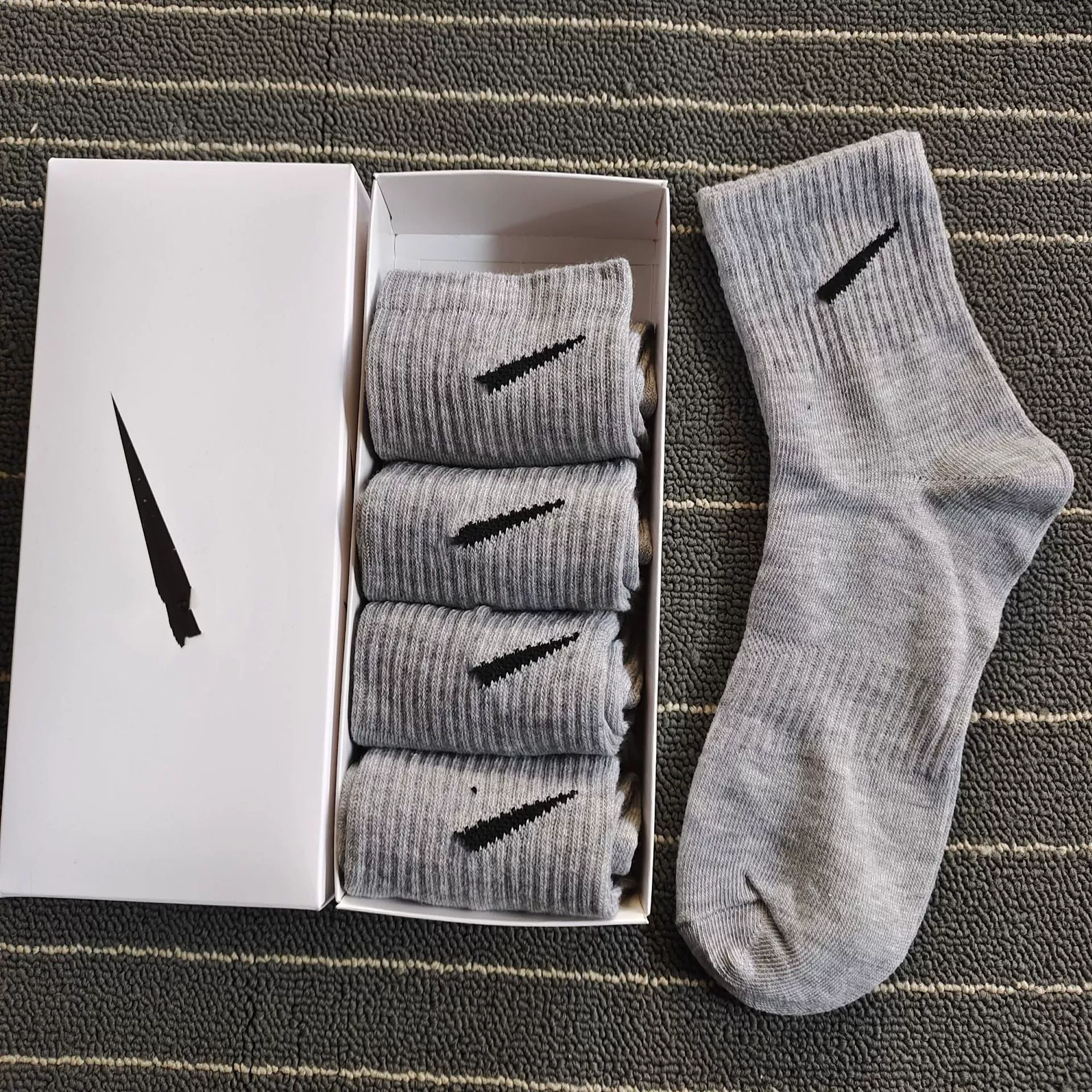 Гольфы (knee socks) Nike средней длины унисекс, смесовый/чесаный хлопок, дышащие, размеры 36–44