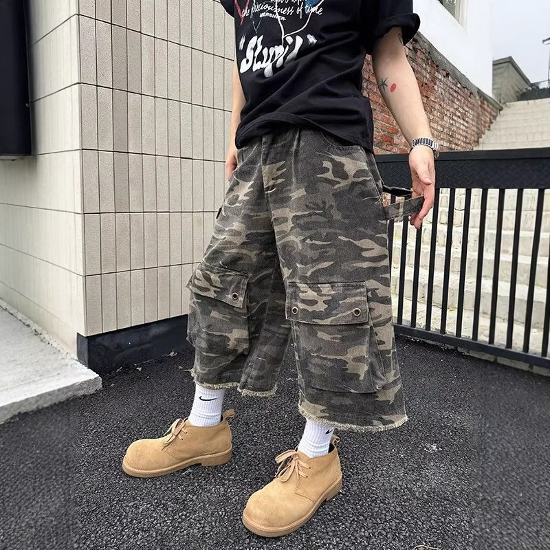 Original Chinese-Style Retro Camouflage Distressed Denim Shorts for Couples, Loose-Fitting Multi-Pocket Workwear Shorts for Men and Women