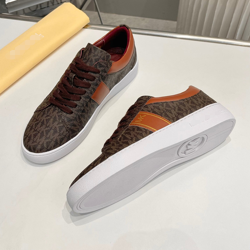 Europa y América de moda casual zapatos individuales mujeres 2025 nuevo impresión de cuero MK hebilla de metal universal pequeño cordón de zapatos blancos transfronterizos