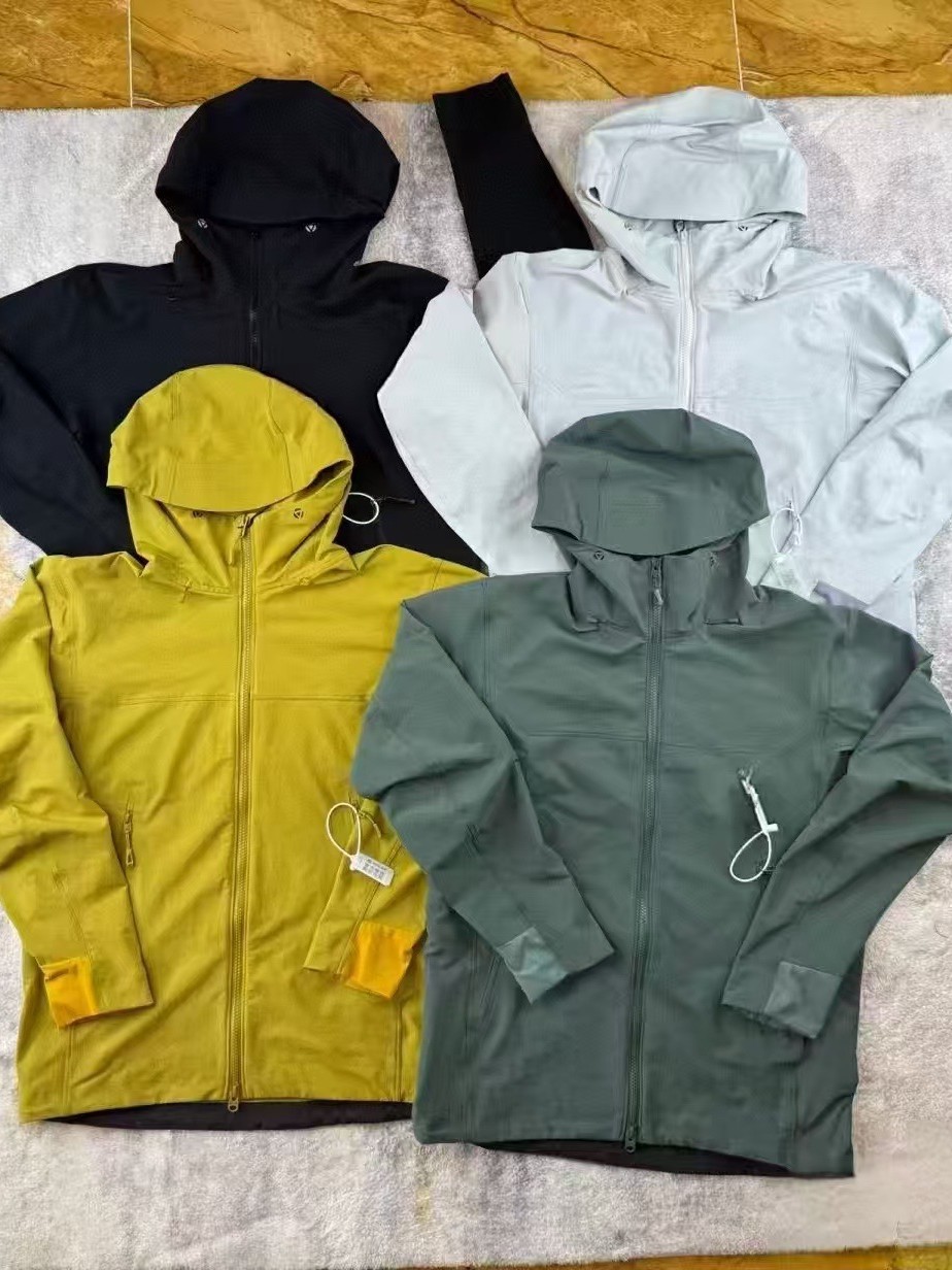 Seleccionado Sunstone M8IC-MAX serie blando chaqueta de asalto deportiva al aire libre con capuz impermeable abrigo bordado a prueba de viento